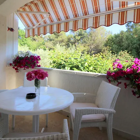 Apartament Komfortables Mit Privater Terrasse, Spielplatz, Grill, Liegen, Waschmaschine Poreč