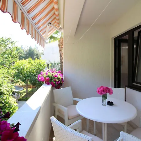 Διαμέρισμα Komfortables Mit Privater Terrasse, Spielplatz, Grill, Liegen, Waschmaschine *