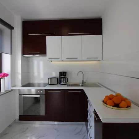 Komfortables Mit Privater Terrasse, Spielplatz, Grill, Liegen, Waschmaschine