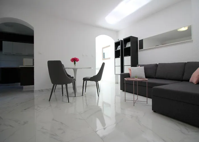 Komfortables Mit Privater Terrasse, Spielplatz, Grill, Liegen, Waschmaschine Apartamento