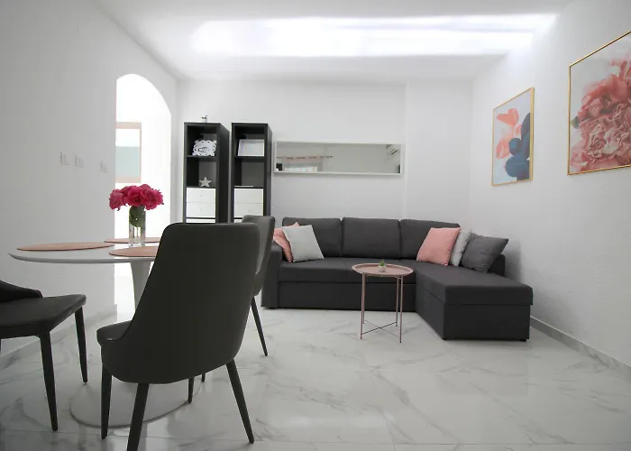 Apartamento Komfortables Mit Privater Terrasse, Spielplatz, Grill, Liegen, Waschmaschine