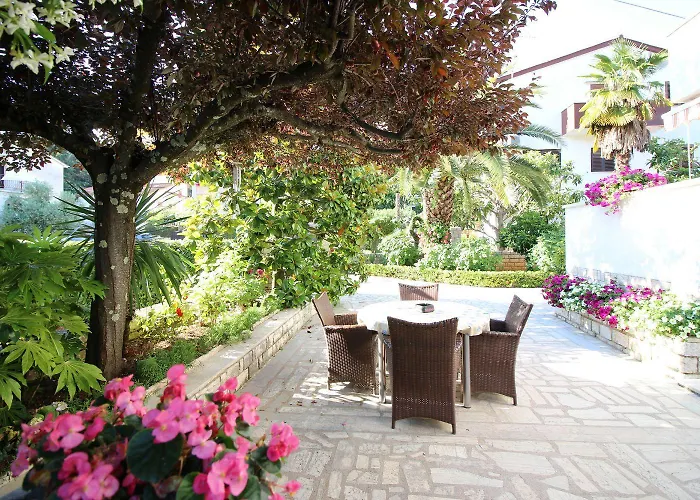 Komfortables Mit Privater Terrasse, Spielplatz, Grill, Liegen, Waschmaschine *