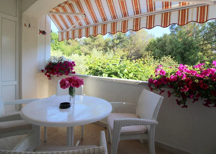 Apartament Komfortables Mit Privater Terrasse, Spielplatz, Grill, Liegen, Waschmaschine Poreč